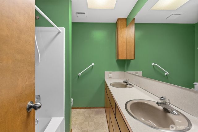 1912 Tacoma Road, Puyallup, WA 98371