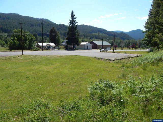 N Santiam Hwy, Idanha, OR 97350