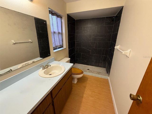 5072 LAKEWOOD DRIVE, Dade City, FL 33523