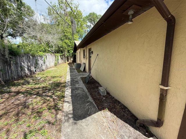 5072 LAKEWOOD DRIVE, Dade City, FL 33523