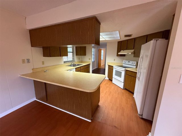 5072 LAKEWOOD DRIVE, Dade City, FL 33523
