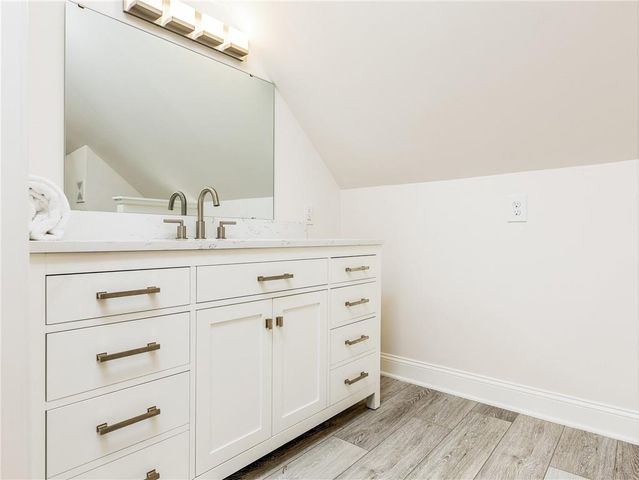421 E 69th Terrace, Kansas City, MO 64131
