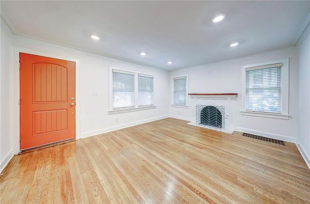 421 E 69th Terrace, Kansas City, MO 64131