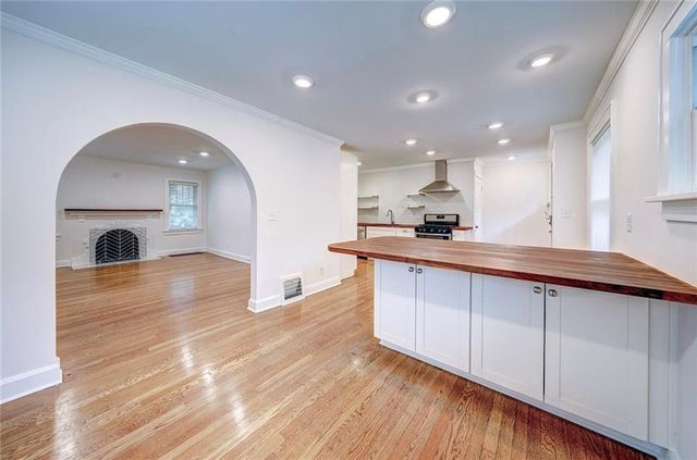 421 E 69th Terrace, Kansas City, MO 64131