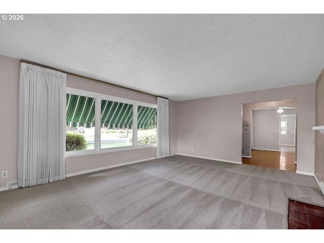 3095 DAPPLE Way, Eugene, OR 97401