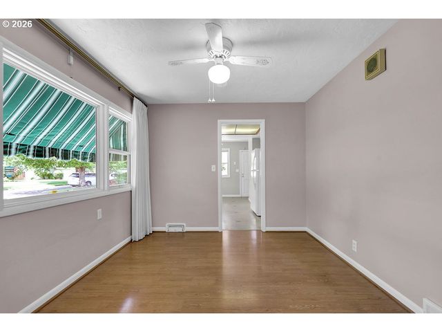 3095 DAPPLE Way, Eugene, OR 97401