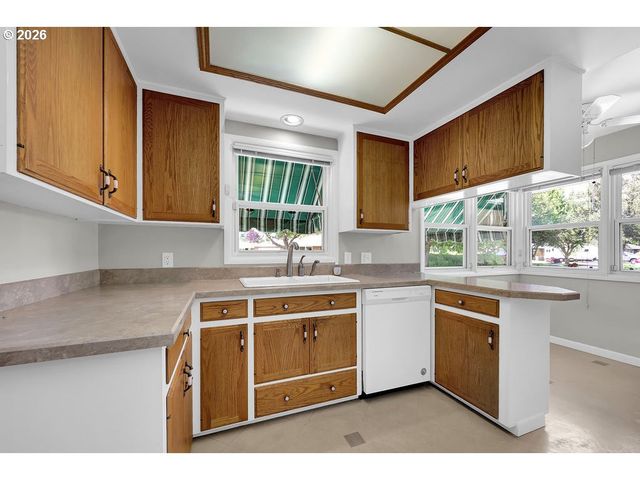 3095 DAPPLE Way, Eugene, OR 97401