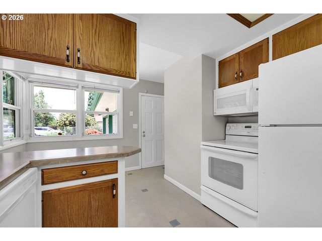 3095 DAPPLE Way, Eugene, OR 97401
