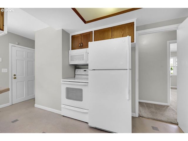 3095 DAPPLE Way, Eugene, OR 97401