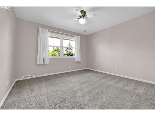 3095 DAPPLE Way, Eugene, OR 97401