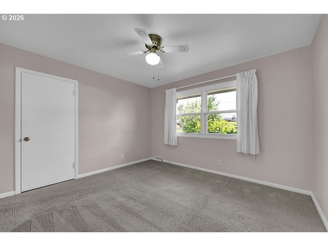 3095 DAPPLE Way, Eugene, OR 97401