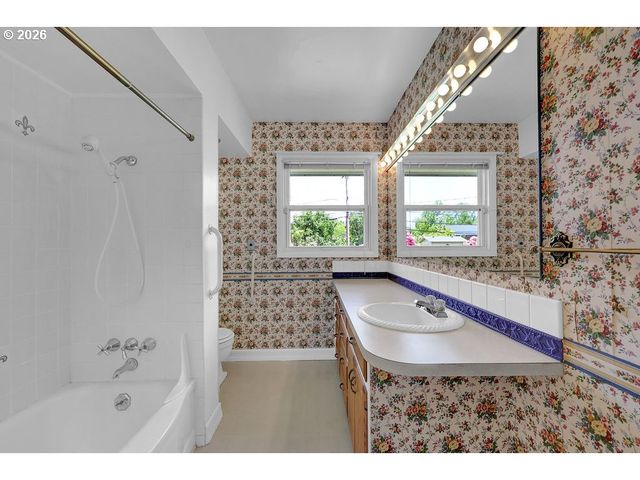 3095 DAPPLE Way, Eugene, OR 97401