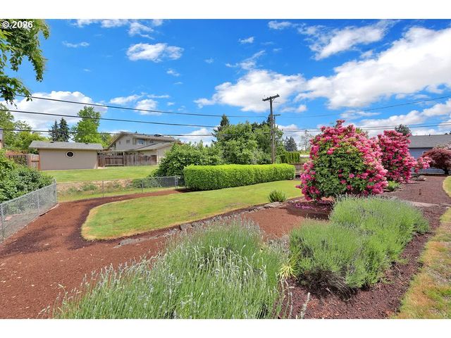 3095 DAPPLE Way, Eugene, OR 97401