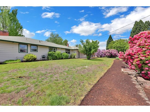 3095 DAPPLE Way, Eugene, OR 97401
