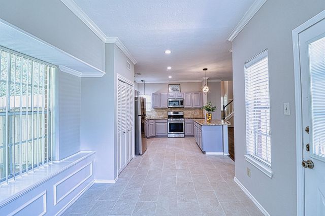 427 Birch Hill Drive, Sugar Land, TX 77479
