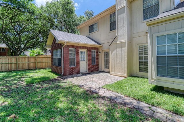427 Birch Hill Drive, Sugar Land, TX 77479