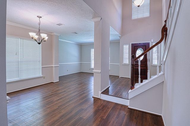 427 Birch Hill Drive, Sugar Land, TX 77479