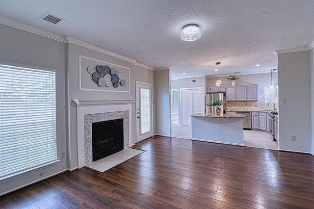 427 Birch Hill Drive, Sugar Land, TX 77479