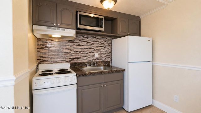 311 W ASHLEY Street 1111, Jacksonville, FL 32202