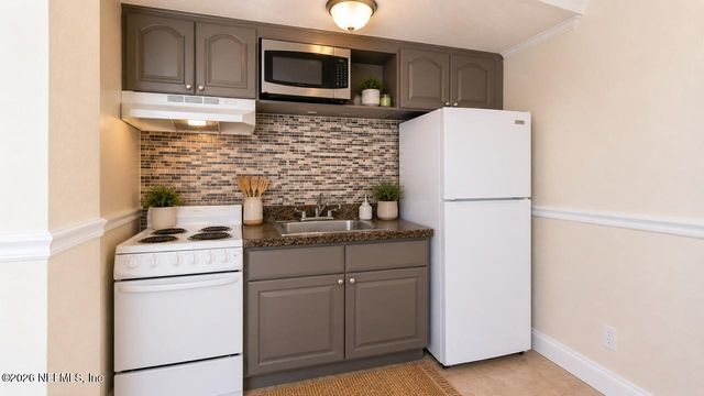 311 W ASHLEY Street 1111, Jacksonville, FL 32202
