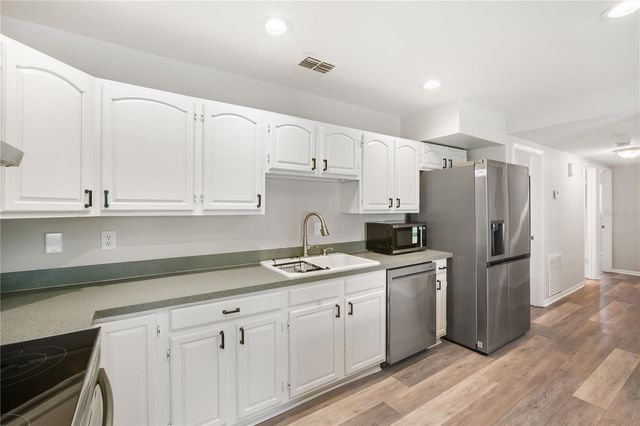 9618 PINE RIDGE AVENUE, Riverview, FL 33578