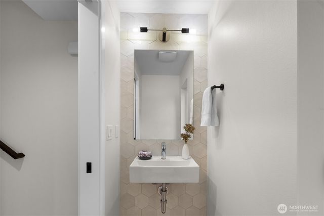 932 NW 58th Street, Seattle, WA 98107