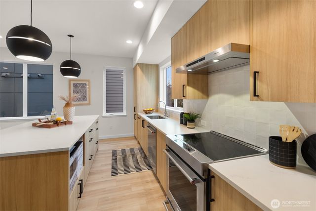 932 NW 58th Street, Seattle, WA 98107