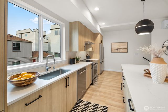 932 NW 58th Street, Seattle, WA 98107