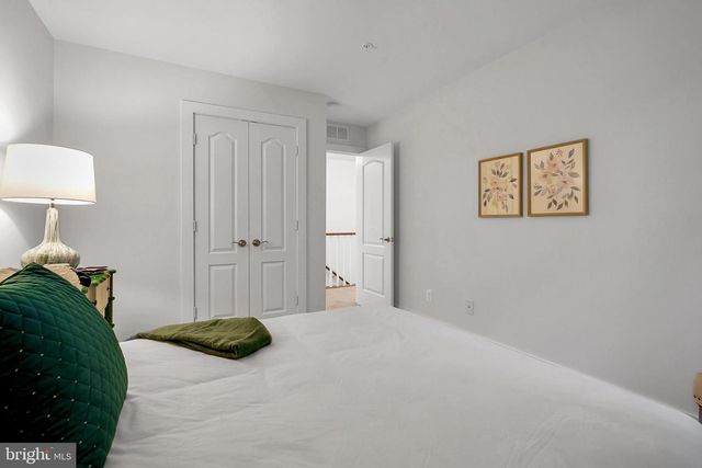 4025 ROLLING MEADOW CT, York, PA 17408