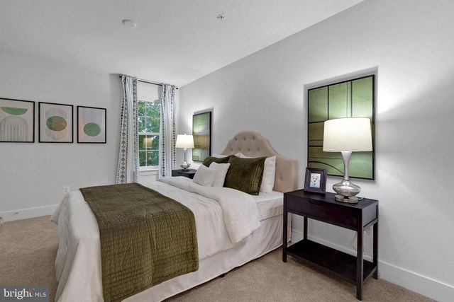 4025 ROLLING MEADOW CT, York, PA 17408