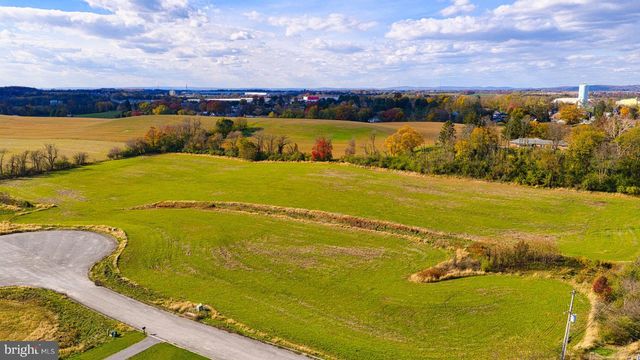 4025 ROLLING MEADOW CT, York, PA 17408