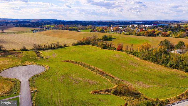 4025 ROLLING MEADOW CT, York, PA 17408