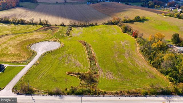 4025 ROLLING MEADOW CT, York, PA 17408