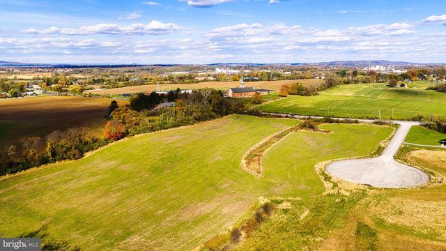 4025 ROLLING MEADOW CT, York, PA 17408