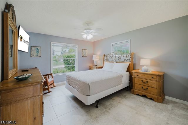 1926 SE 12th TER, Cape Coral, FL 33990