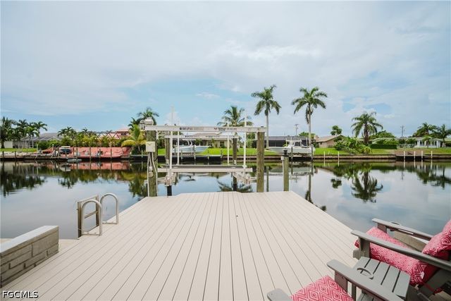 1926 SE 12th TER, Cape Coral, FL 33990