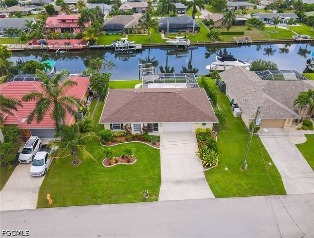 1926 SE 12th TER, Cape Coral, FL 33990