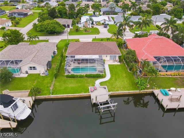 1926 SE 12th TER, Cape Coral, FL 33990