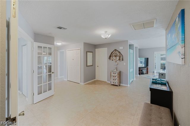1926 SE 12th TER, Cape Coral, FL 33990