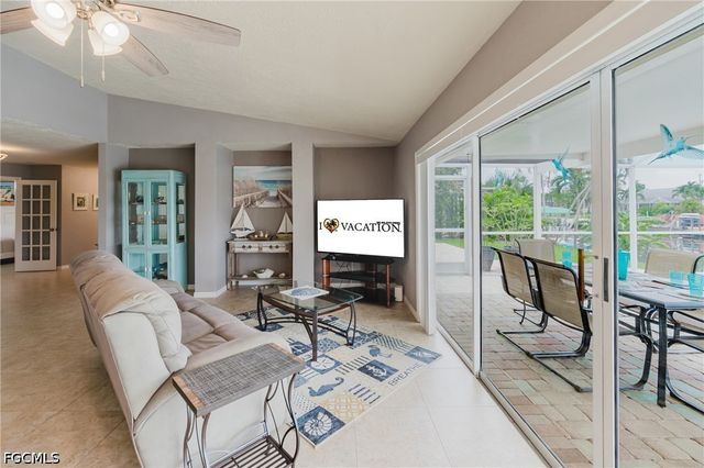1926 SE 12th TER, Cape Coral, FL 33990