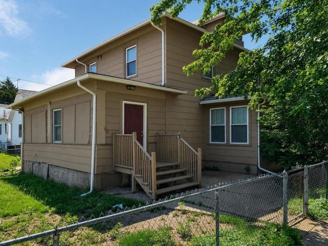 2040 AVENUE A, Council Bluffs, IA 51501