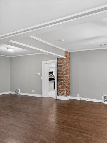 2040 AVENUE A, Council Bluffs, IA 51501