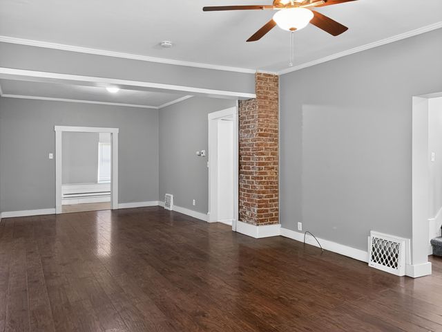2040 AVENUE A, Council Bluffs, IA 51501