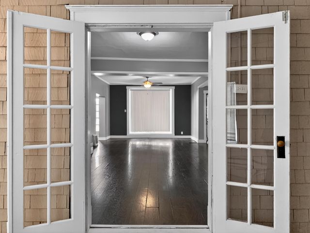 2040 AVENUE A, Council Bluffs, IA 51501