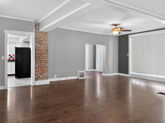 2040 AVENUE A, Council Bluffs, IA 51501