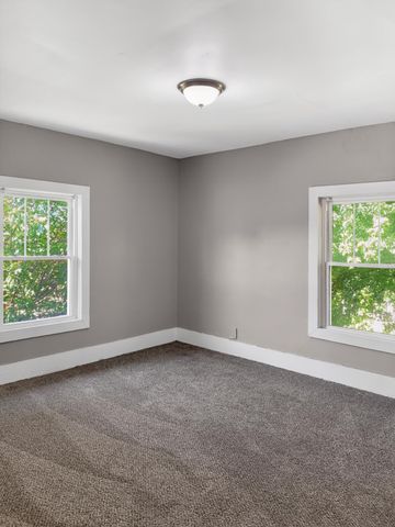 2040 AVENUE A, Council Bluffs, IA 51501