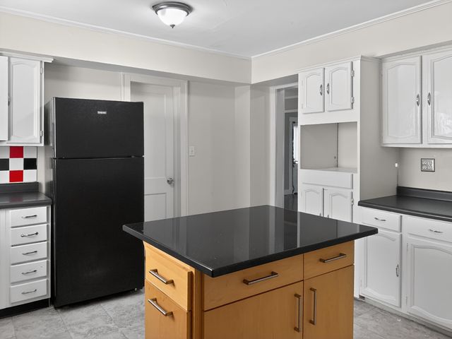 2040 AVENUE A, Council Bluffs, IA 51501