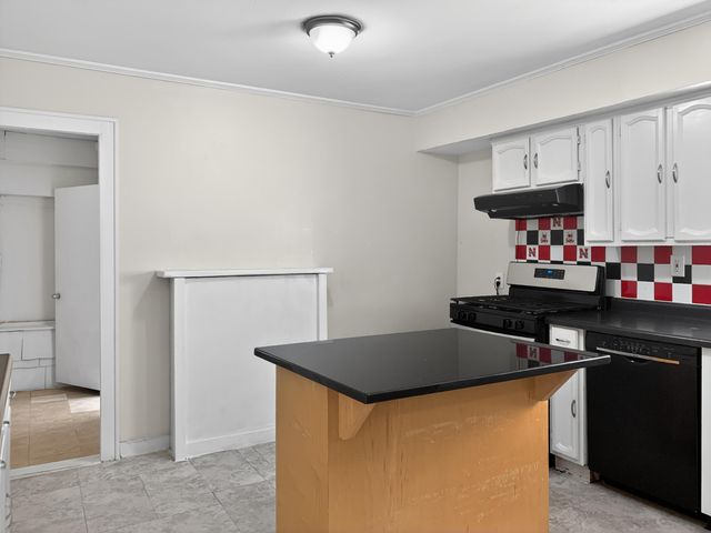 2040 AVENUE A, Council Bluffs, IA 51501