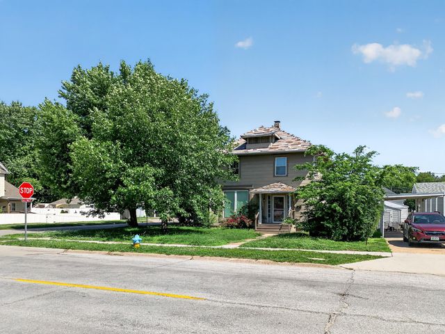 2040 AVENUE A, Council Bluffs, IA 51501