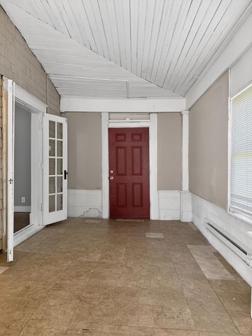 2040 AVENUE A, Council Bluffs, IA 51501
